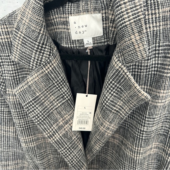 NWT Plaid Overcoat w/ Hidden Button and Tie - Picture 3 of 9